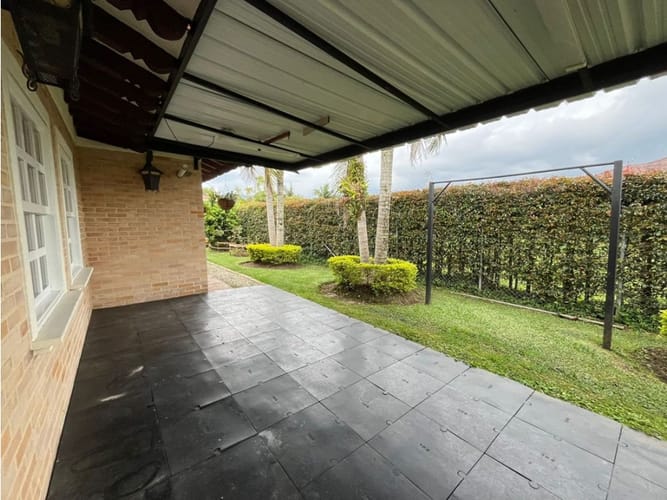 Casa de 6 alcobas en arriendo en Llano Grande, Rionegro, 300 m² · foto 15 de 24