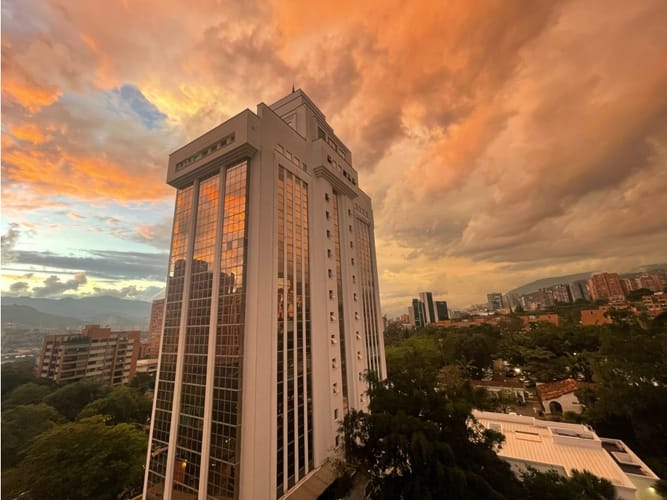 Apartamento de 2 alcobas en venta en El Diamante 2, Medellín, 72 m² · foto 3 de 21