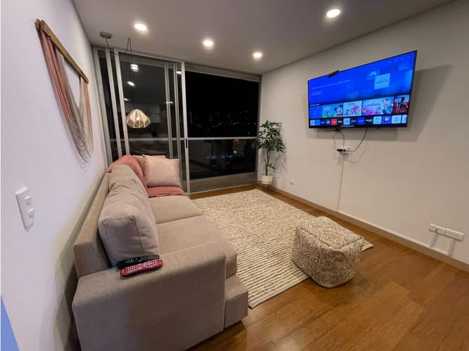 Apartamento de 2 alcobas en venta en El Diamante 2, Medellín, 72 m² · foto 4 de 21