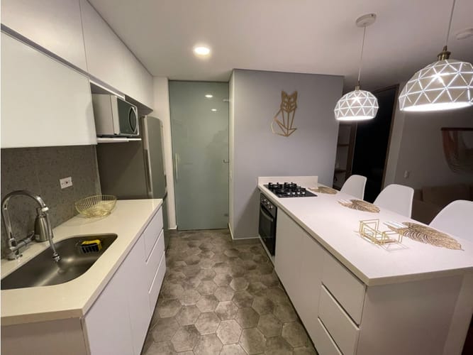 Apartamento de 2 alcobas en venta en El Diamante 2, Medellín, 72 m² · foto 6 de 21