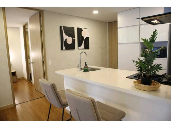 Apartamento de 2 alcobas en arriendo en El Diamante 2, Medellín, 70 m² · foto 4 de 17