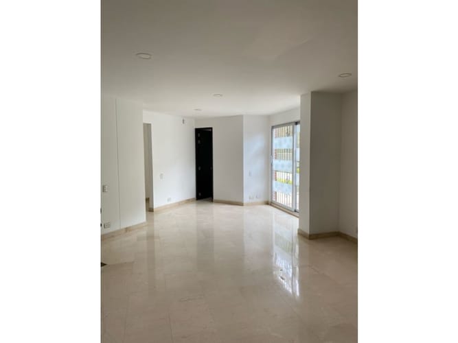 Casa de 5 alcobas en arriendo en Altos Del Poblado, Medellín, 300 m² · foto 12 de 19