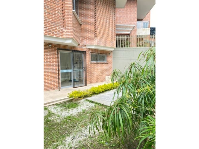 Casa de 5 alcobas en arriendo en Altos Del Poblado, Medellín, 300 m² · foto 18 de 19