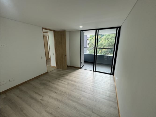 Apartamento de 3 alcobas en arriendo en El Poblado, Medellín, 105 m² · foto 14 de 16