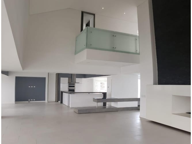 Apartamento de 6 alcobas en venta en El Poblado, Medellín, 800 m² · foto 8 de 24