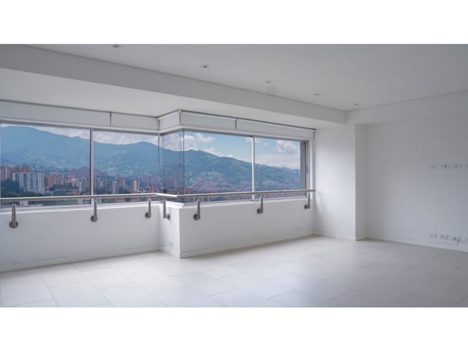 Apartamento de 6 alcobas en venta en El Poblado, Medellín, 800 m² · foto 9 de 24