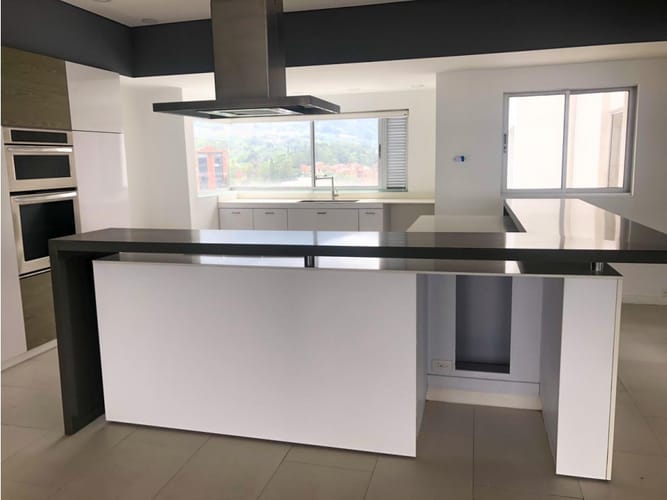 Apartamento de 6 alcobas en venta en El Poblado, Medellín, 800 m² · foto 14 de 24