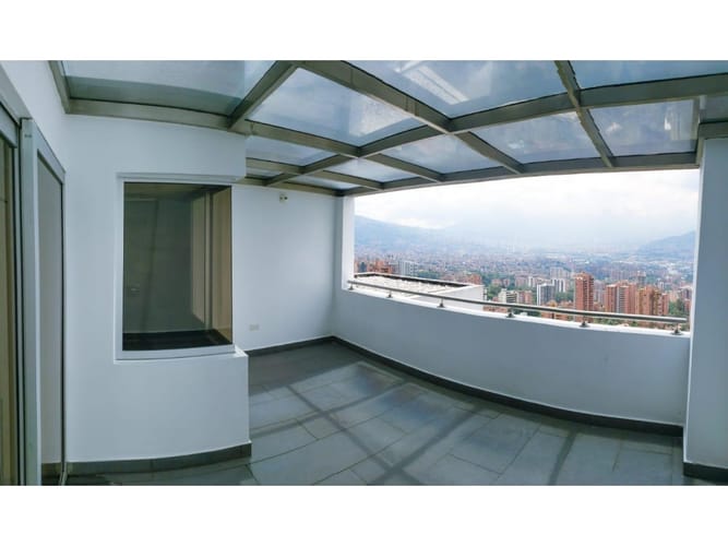 Apartamento de 6 alcobas en venta en El Poblado, Medellín, 800 m² · foto 17 de 24