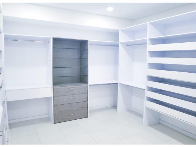 Apartamento de 6 alcobas en venta en El Poblado, Medellín, 800 m² · foto 18 de 24