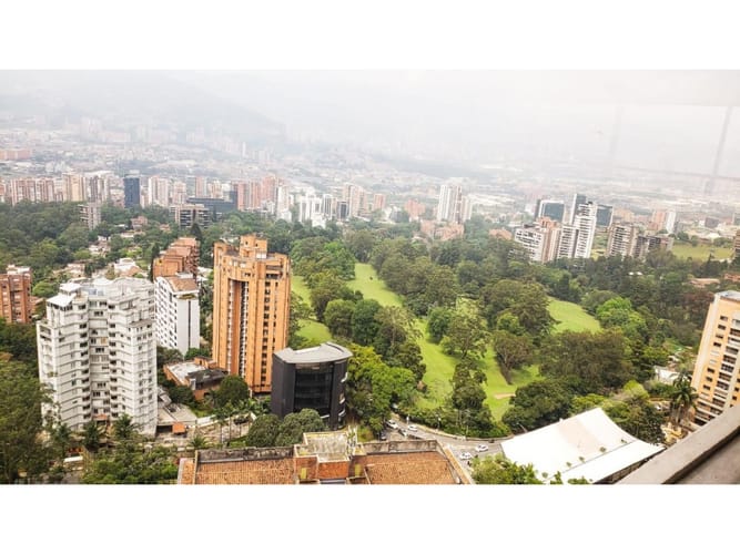 Apartamento de 6 alcobas en venta en El Poblado, Medellín, 800 m² · foto 21 de 24