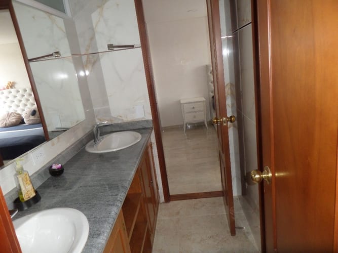 Apartamento de 3 alcobas en venta en Ciudad Salitre, Bogotá, 235 m² · foto 12 de 24