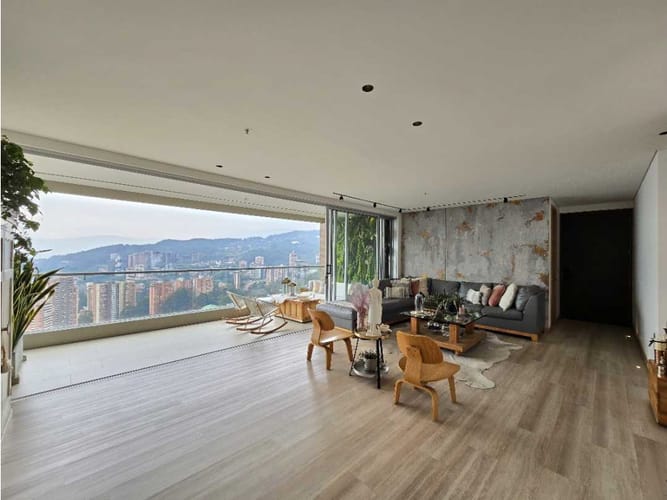 Apartamento de 4 alcobas en arriendo en Transversal Superior, Medellín, 400 m² · foto 6 de 23