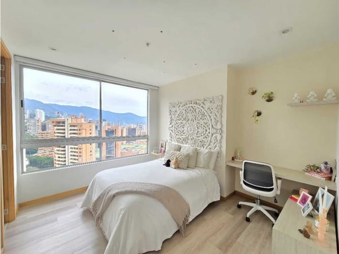 Apartamento de 4 alcobas en arriendo en Transversal Superior, Medellín, 400 m² · foto 13 de 23