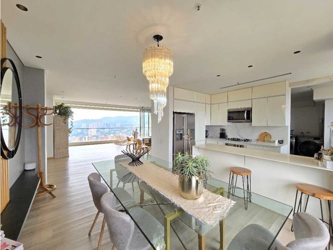 Apartamento de 4 alcobas en arriendo en Transversal Superior, Medellín, 400 m² · foto 21 de 23