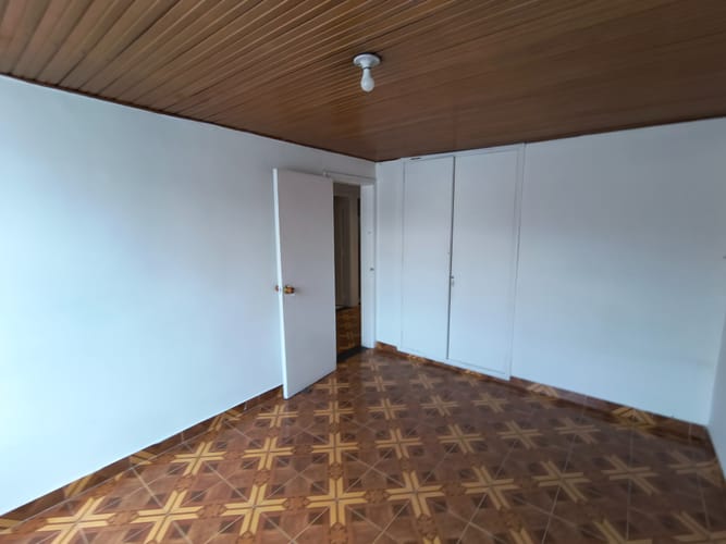 Casa de 4 alcobas en arriendo en Barrios Unidos, Bogotá, 223 m² · foto 3 de 24