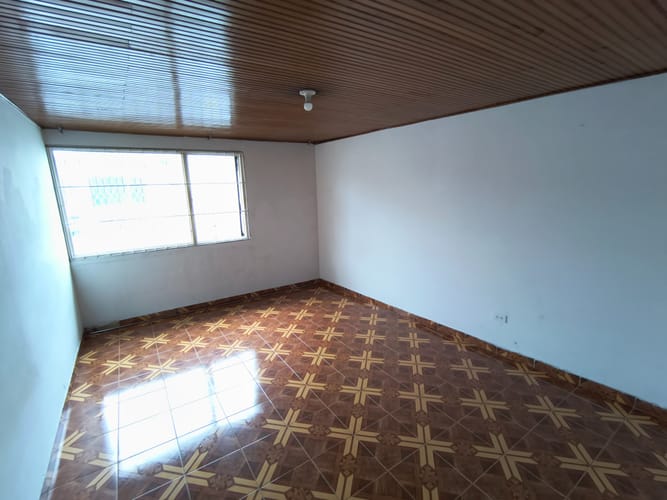 Casa de 4 alcobas en arriendo en Barrios Unidos, Bogotá, 223 m² · foto 2 de 24