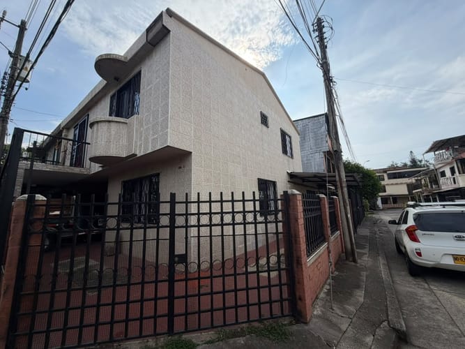 Casa de 3 alcobas en venta en Riveras Del Rosario, Jamundí, 207 m² · foto 1 de 23