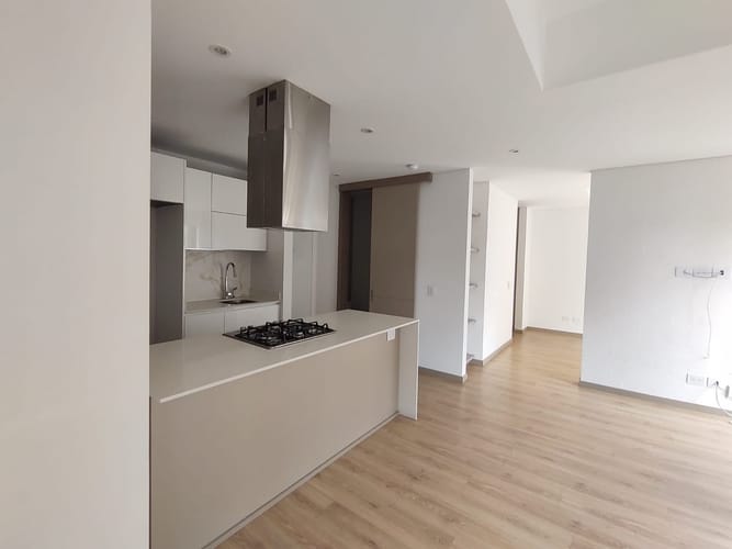 Apartaestudio en arriendo en Santa Barbara Occidental, Bogotá, 55 m² · foto 7 de 8