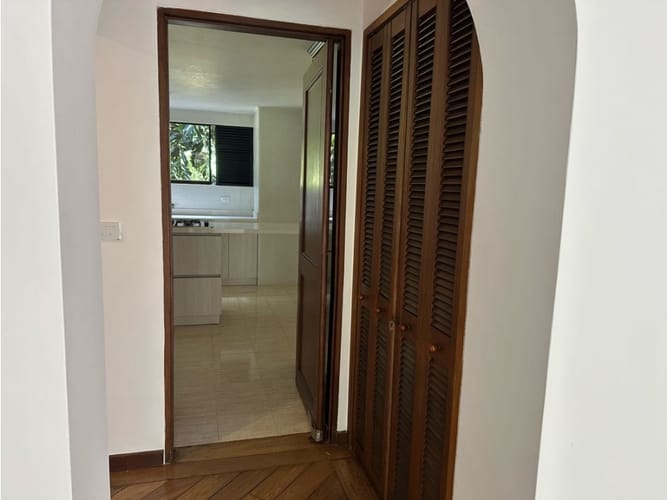 Apartamento de 3 alcobas en venta en El Poblado, Medellín, 241 m² · foto 10 de 24