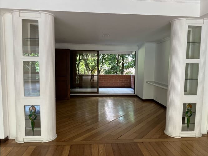 Apartamento de 3 alcobas en venta en El Poblado, Medellín, 241 m² · foto 12 de 24
