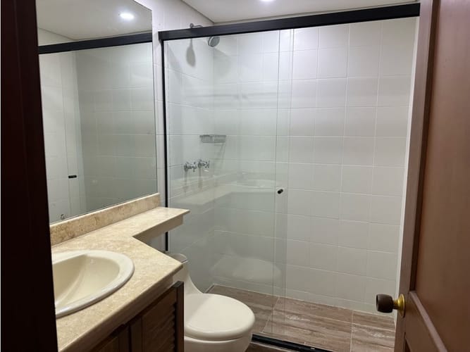 Apartamento de 3 alcobas en venta en El Poblado, Medellín, 241 m² · foto 16 de 24