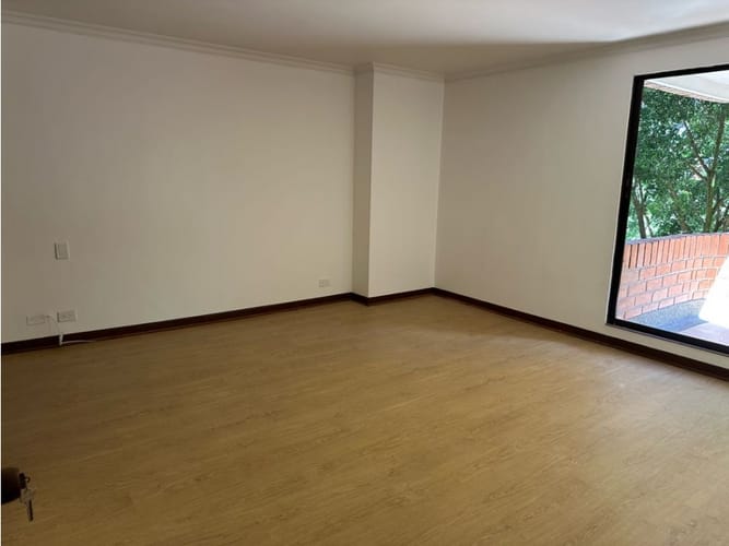 Apartamento de 3 alcobas en venta en El Poblado, Medellín, 241 m² · foto 18 de 24