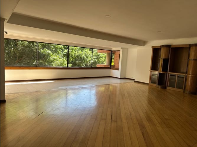 Apartamento de 3 alcobas en venta en El Poblado, Medellín, 241 m² · foto 23 de 24