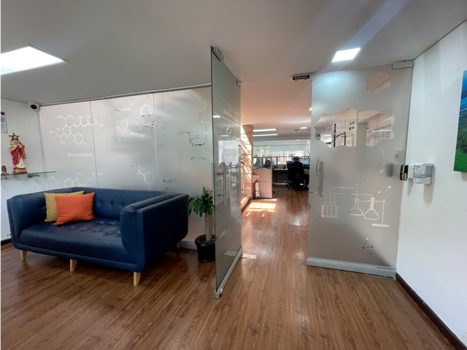 Casa de 10 alcobas en venta en Pasadena, Bogotá, 313 m² · foto 2 de 24