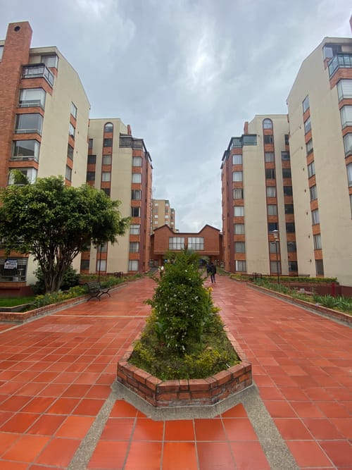 Apartamento de 3 alcobas en venta en Ciudad Salitre, Bogotá, 84 m² · foto 3 de 18