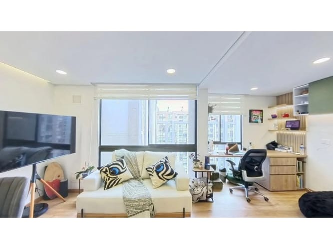 Apartamento de 1 alcoba en venta en El Plan, Bogotá, 35 m² · foto 2 de 10