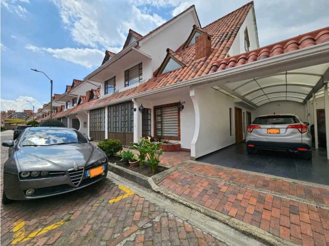 Casa de 6 alcobas en venta en San Jose, Mosquera, 260 m² · foto 1 de 20