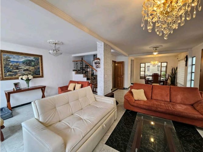 Casa de 6 alcobas en venta en San Jose, Mosquera, 260 m² · foto 2 de 20