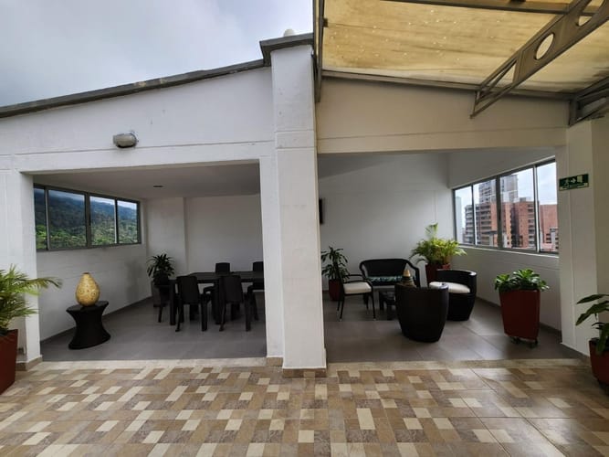 Apartamento de 2 alcobas en venta en Cabecera Del Llano, Bucaramanga, 68 m² · foto 2 de 22