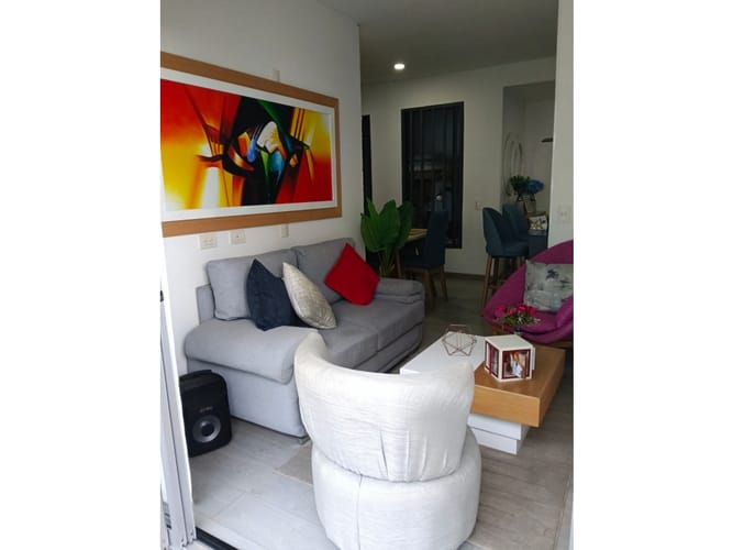 Apartamento de 2 alcobas en venta en Terrazas, Bucaramanga, 75 m² · foto 2 de 24