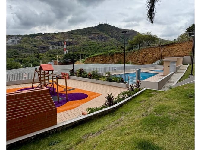 Apartamento de 2 alcobas en venta en Aguacatal, Cali, 56 m² · foto 2 de 15
