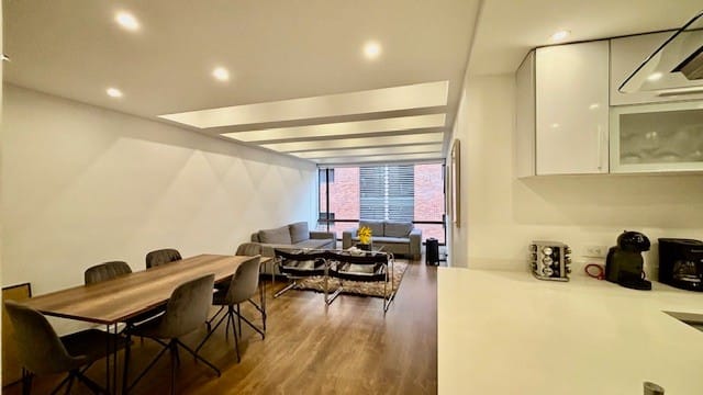 Apartamento de 1 alcoba en arriendo en La Carolina, Bogotá, 61 m² · foto 3 de 18