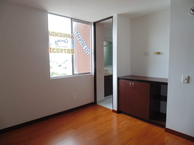Apartamento de 3 alcobas en venta en Villas De Aranjuez, Bogotá, 81 m² · foto 3 de 18