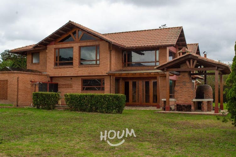 Casa de 5 alcobas en arriendo en Fagua, Chía, 1526 m² · foto 2 de 24