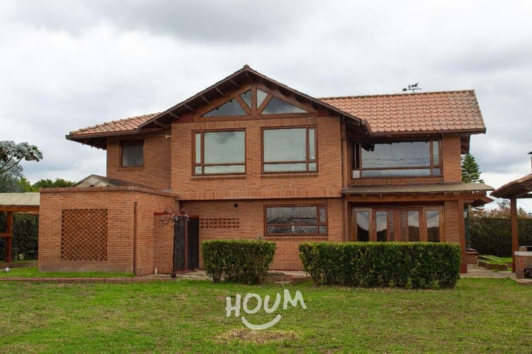 Casa de 5 alcobas en arriendo en Fagua, Chía, 1526 m² · foto 3 de 24