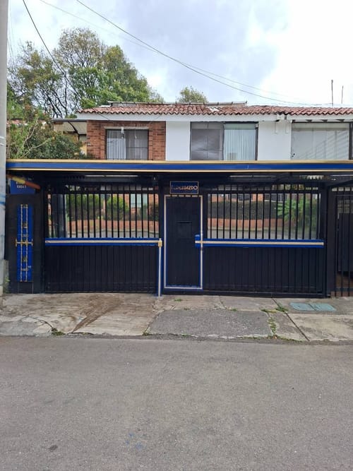 Casa de 4 alcobas en venta en Ilarco, Bogotá, 169 m² · foto 2 de 24