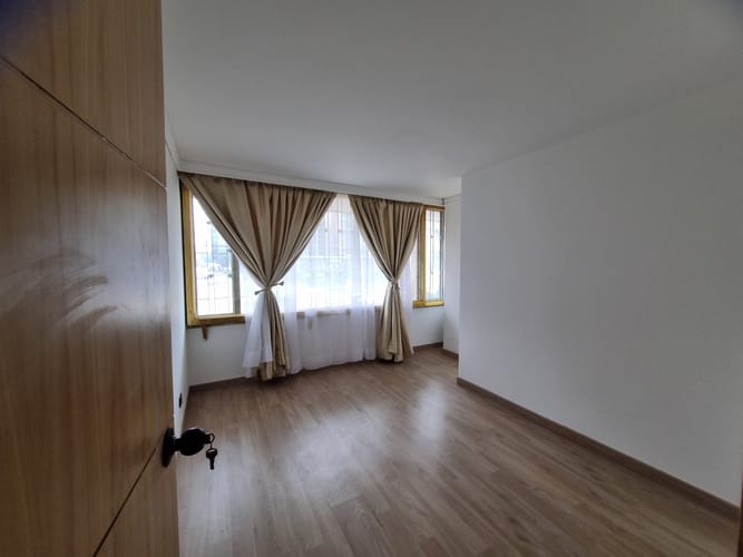 Apartamento de 5 alcobas en venta en Chico Norte, Bogotá, 180 m² · foto 2 de 13