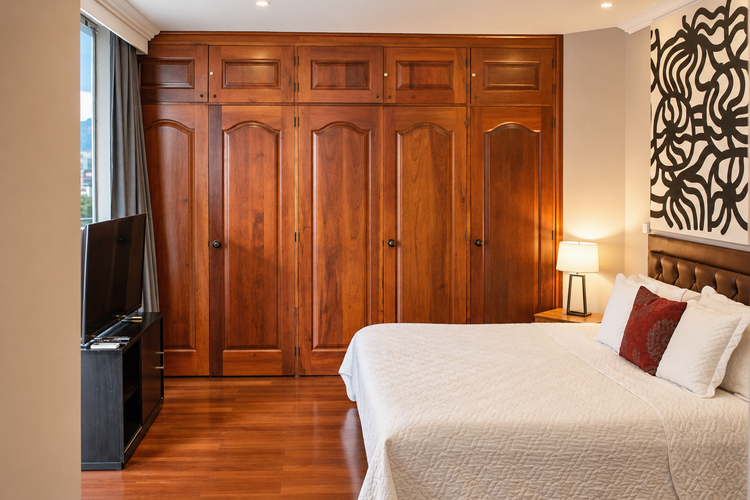Apartamento de 3 alcobas en arriendo en Provenza, Medellín, 250 m² · foto 6 de 16