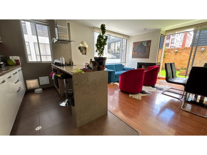 Apartamento de 2 alcobas en venta en Santa Barbara, Bogotá, 105 m² · foto 1 de 15