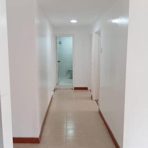 Apartamento de 3 alcobas en venta en Quinta Paredes, Bogotá, 75 m² · foto 4 de 9