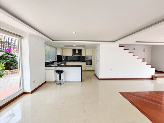 Casa de 3 alcobas en arriendo en Cr San Valentin, Chía, 239 m² · foto 3 de 14