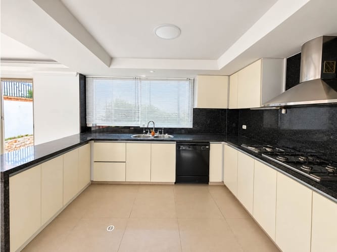 Casa de 3 alcobas en arriendo en Cr San Valentin, Chía, 239 m² · foto 4 de 14
