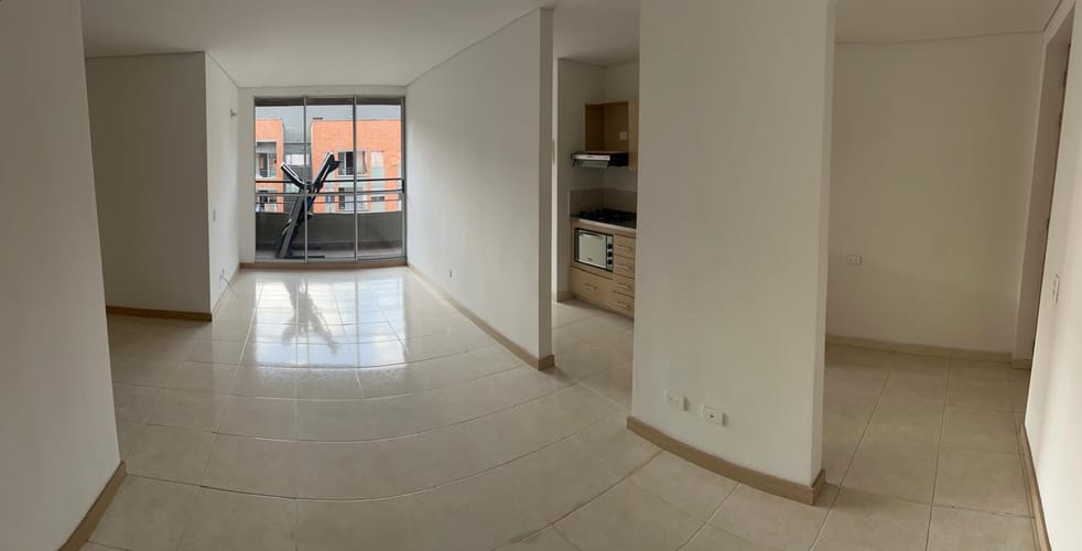 Apartamento de 3 alcobas en venta en Bello, 80 m² · foto 2 de 14