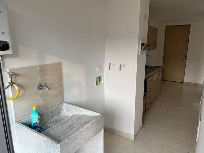 Apartamento de 3 alcobas en venta en Bello, 80 m² · foto 11 de 14