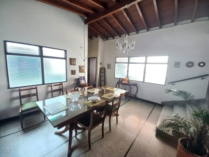 Casa de 5 alcobas en venta en Belén, Medellín, 173 m² · foto 2 de 21