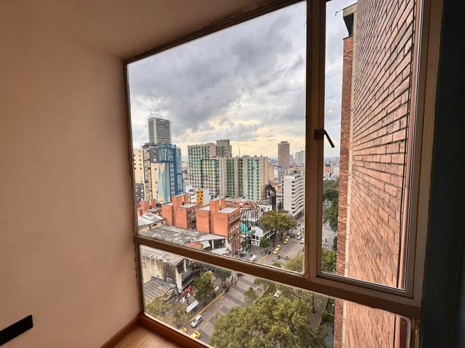 Apartamento de 2 alcobas en venta en Las Nieves, Bogotá, 71 m² · foto 4 de 12